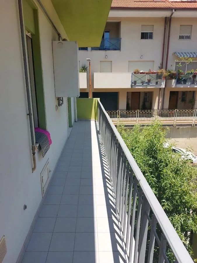 La Casa Di Mau Otel Messina 0*,  İtalya